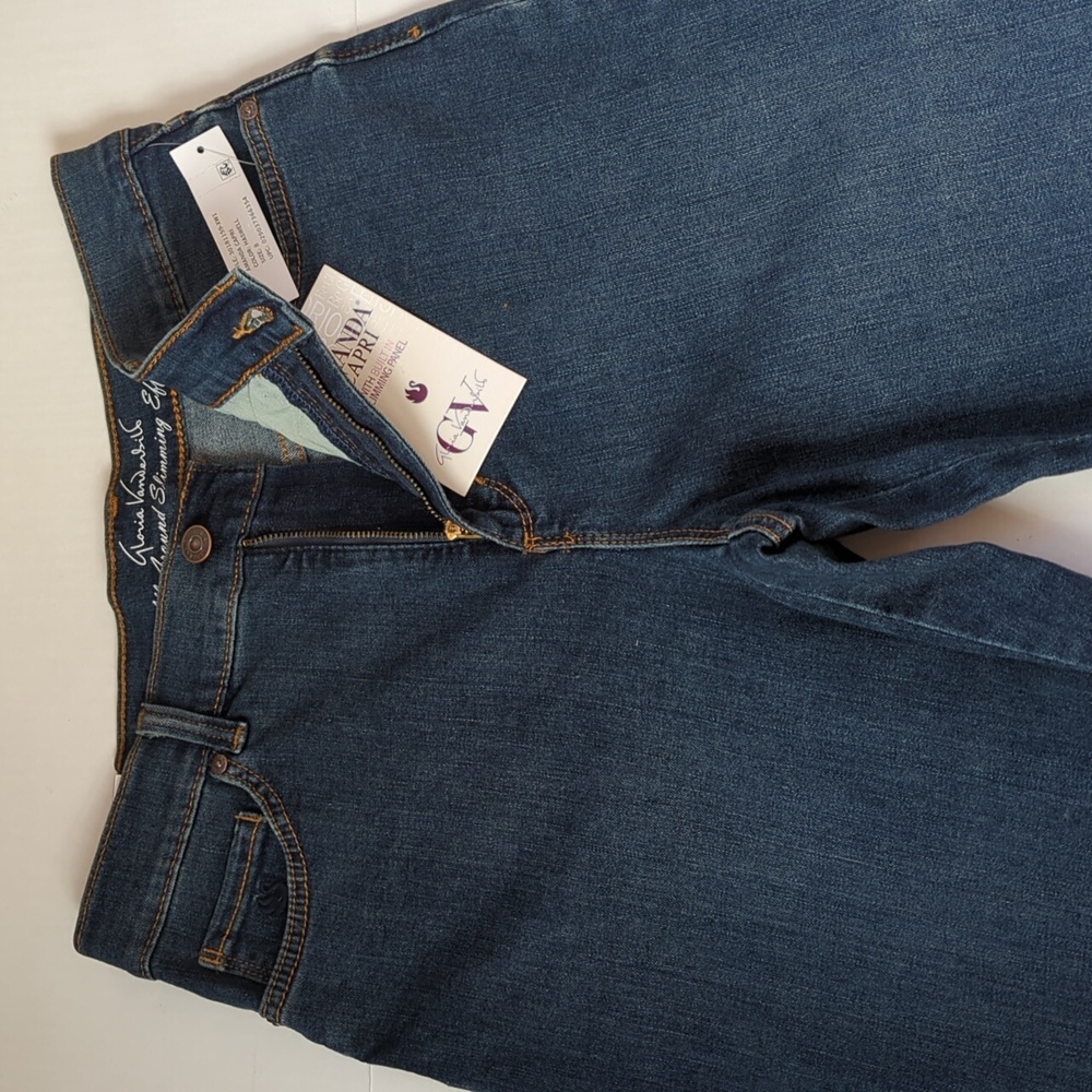 NWT Gloria Vanderbilt Amanda Slimming Effect Capri Denim Jeans 8 Blue Pockets - Picture 12 of 16